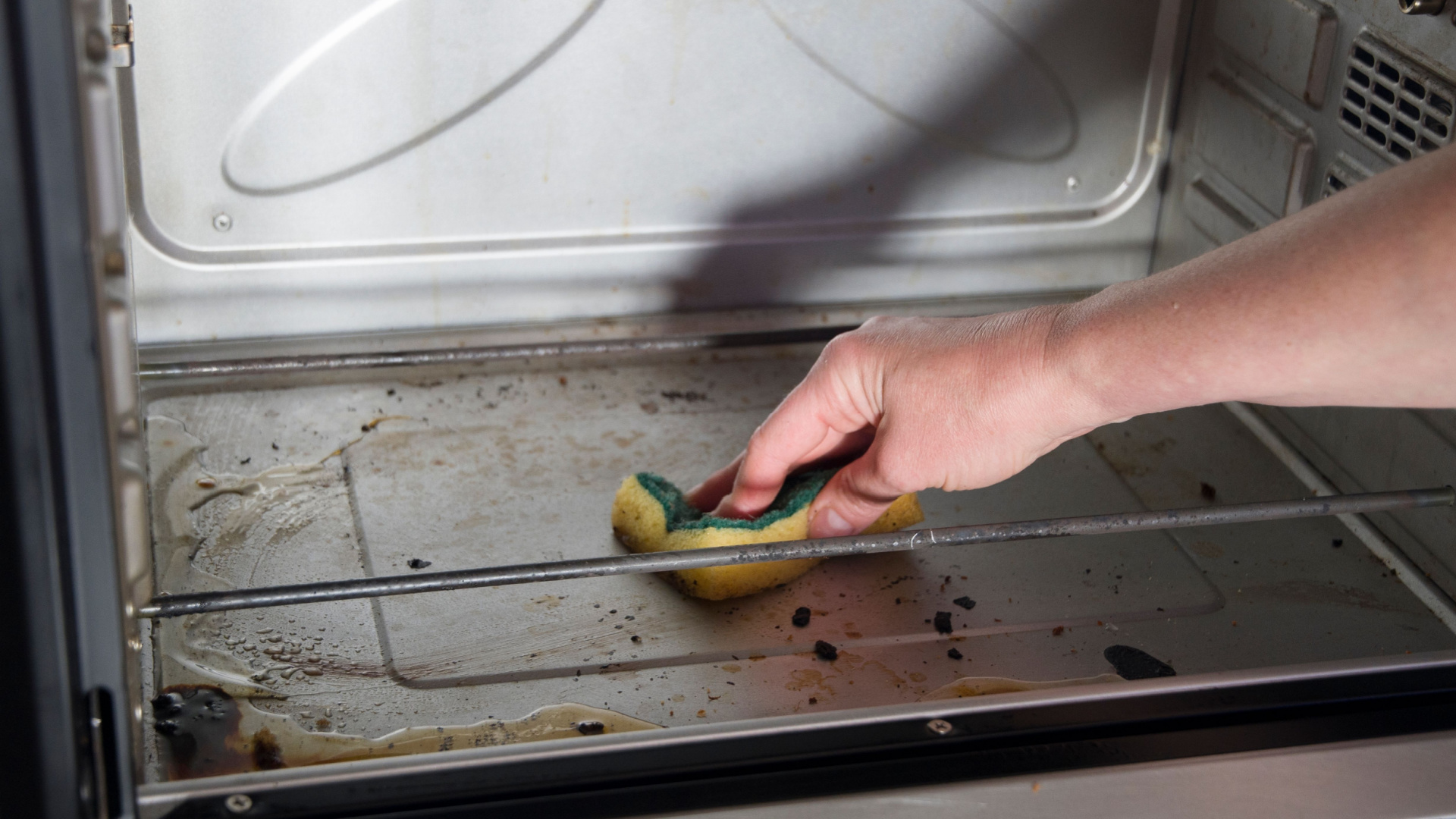 clean an oven
